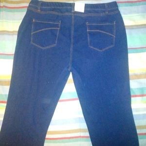 Time and Tru Capri Jeggings